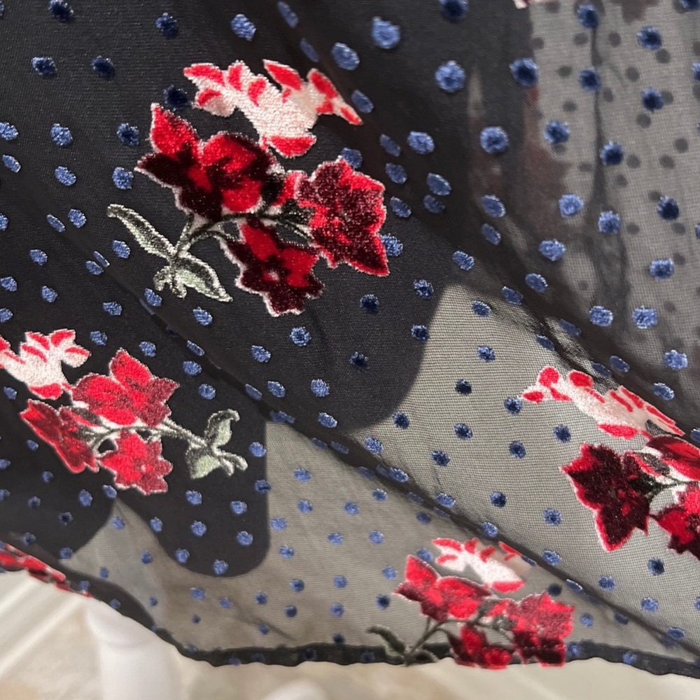 Floral Top - LOFT - Picture 13 of 16